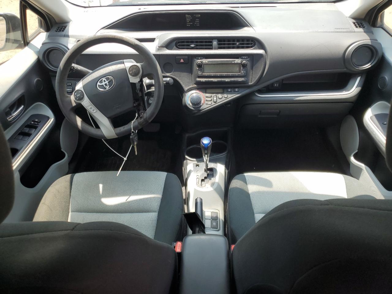 2014 TOYOTA Prius VIN JTDKDTB34E1071113 photo 8