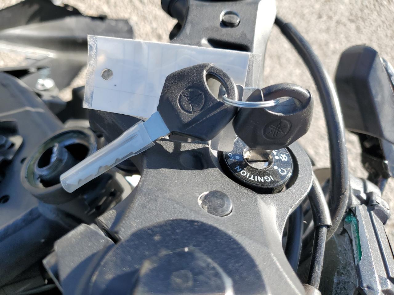 2023 YAMAHA YZFR3 A VIN MH3RH18Y3PK013518 photo 8