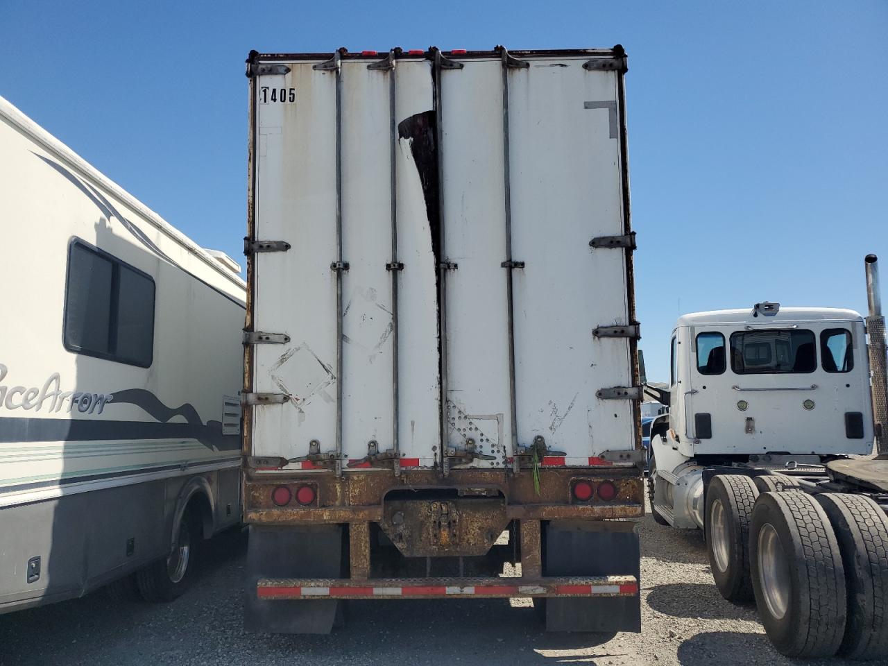 2025 Utility Trailer VIN 1UYVS1292SC710215 photo 6