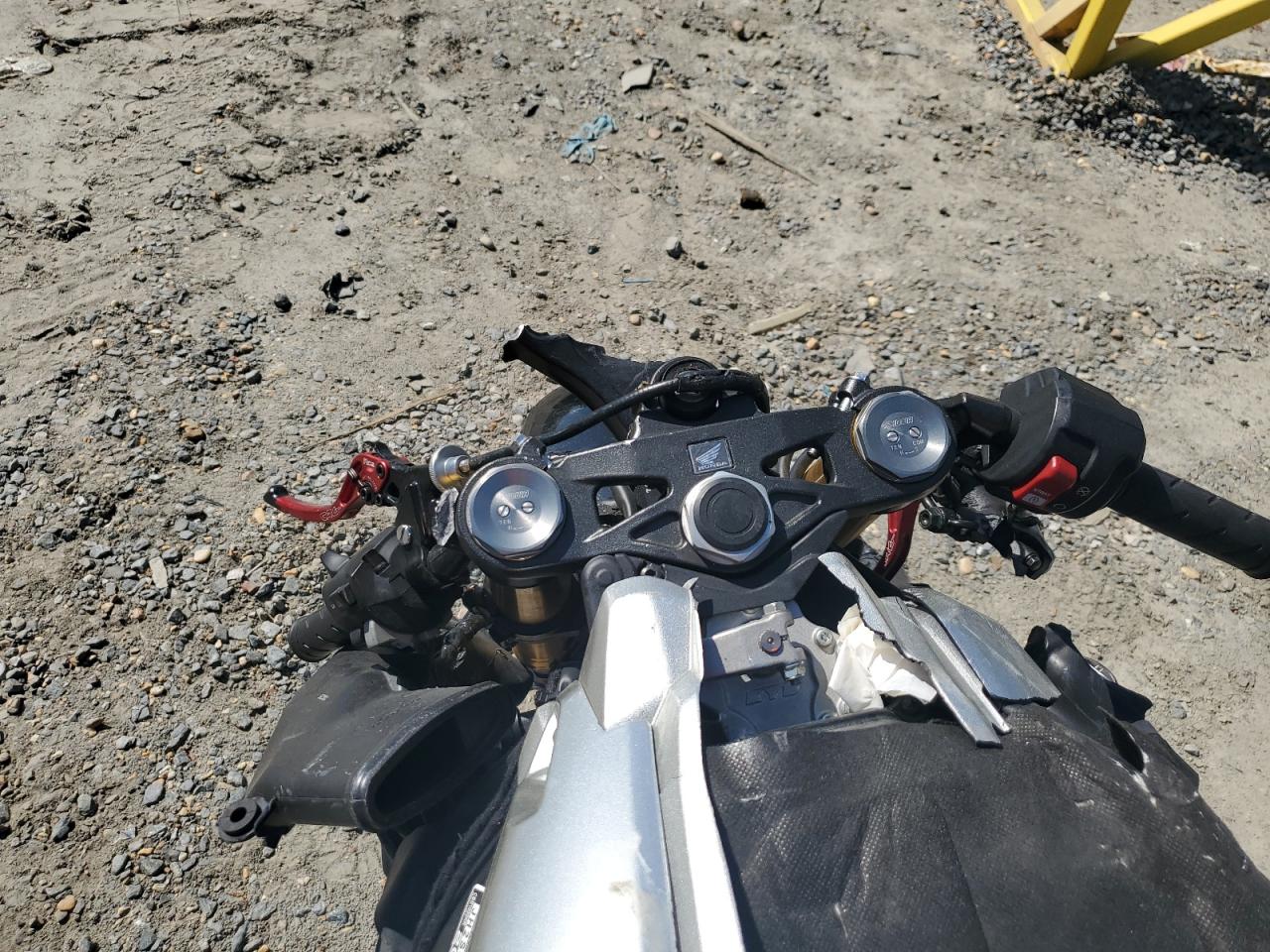 2018 HONDA Cbr cycle VIN JH2SC7719JK100389 photo 7