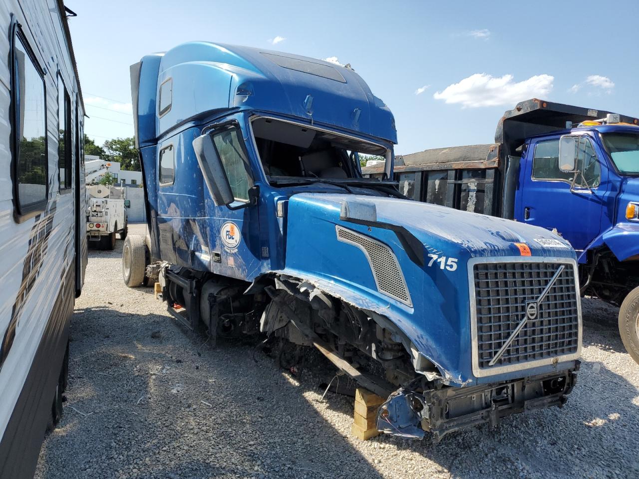 2017 VOLVO Vn vnl VIN 4V4NC9EH7HN976196 photo 1