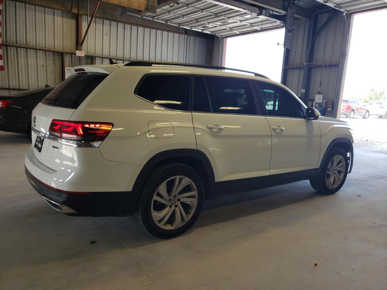 2021 VOLKSWAGEN Atlas VIN 1V2HR2CA1MC548987 photo 3