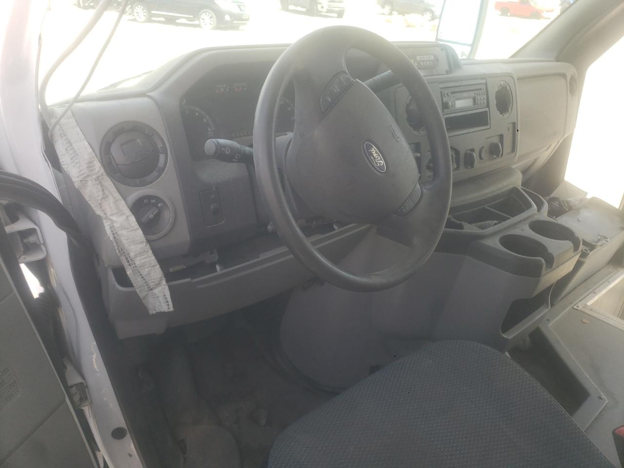 2019 FORD Econoline van VIN 1FDEE3F60KDC71619 photo 8