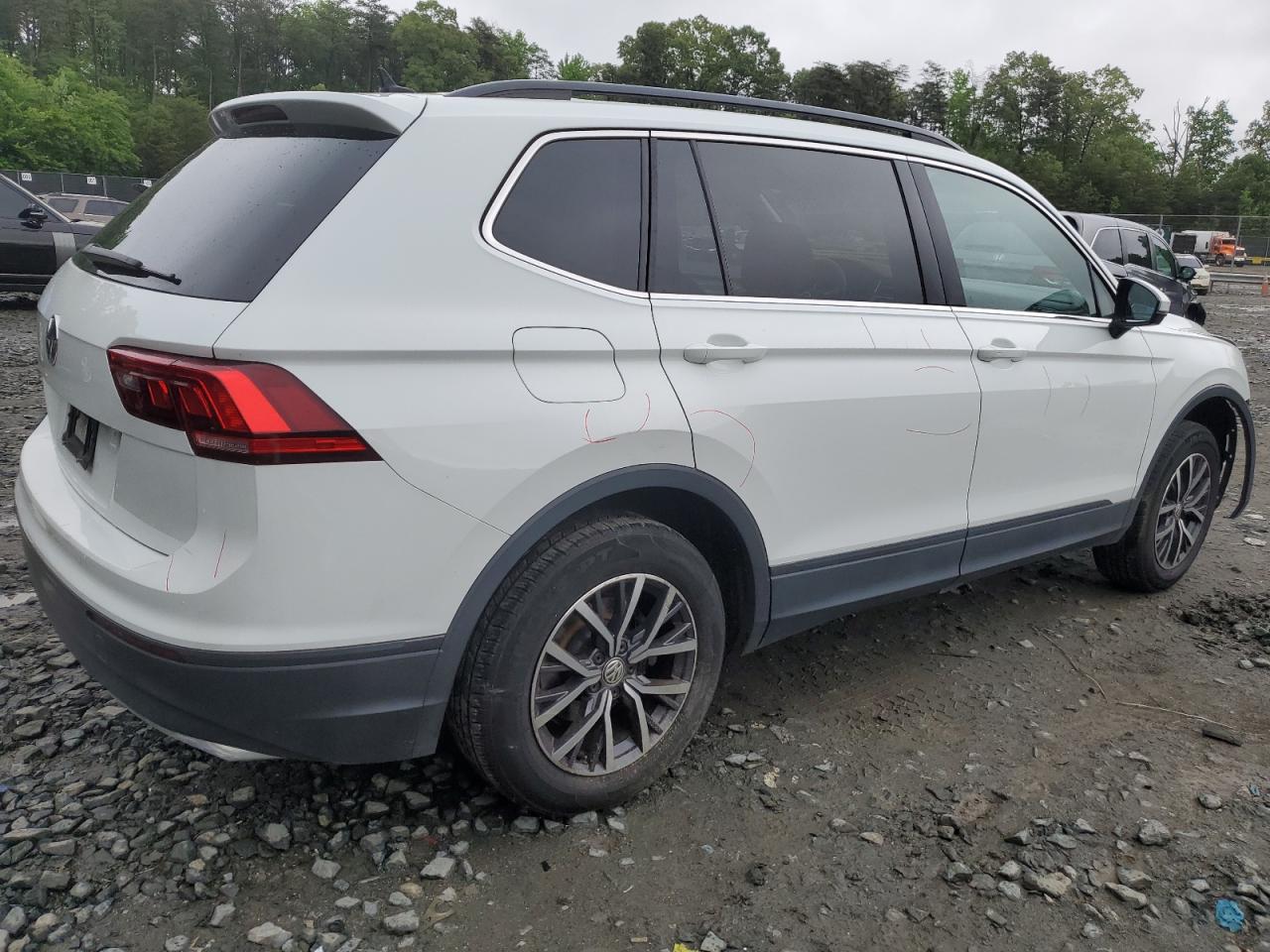 2019 VOLKSWAGEN Tiguan VIN 3VV3B7AX3KM177252 photo 3
