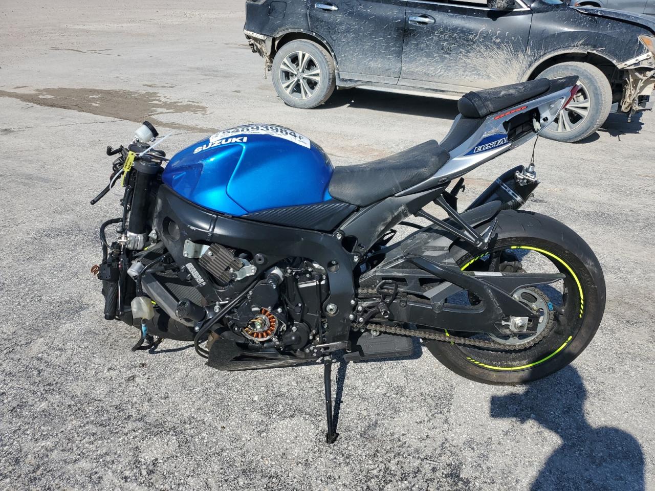 2023 Suzuki Gsxr600 VIN JS1GN7FA1P7100080 photo 3