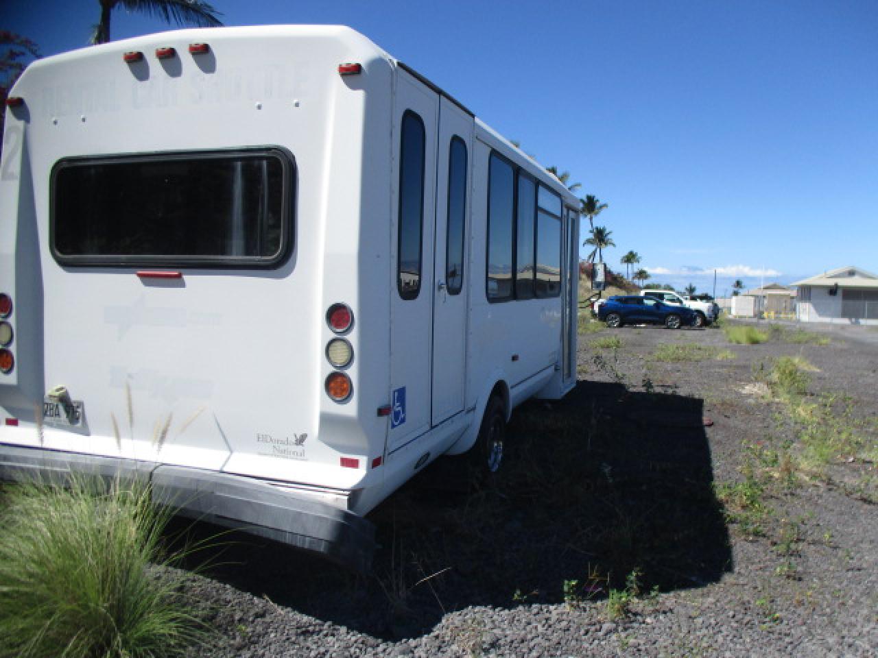 2013 FORD Econoline e450 super duty cutaway van VIN 1FDFE4FS3DDA02928 photo 4