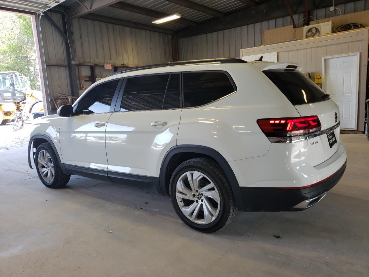 2021 VOLKSWAGEN Atlas VIN 1V2HR2CA1MC548987 photo 2