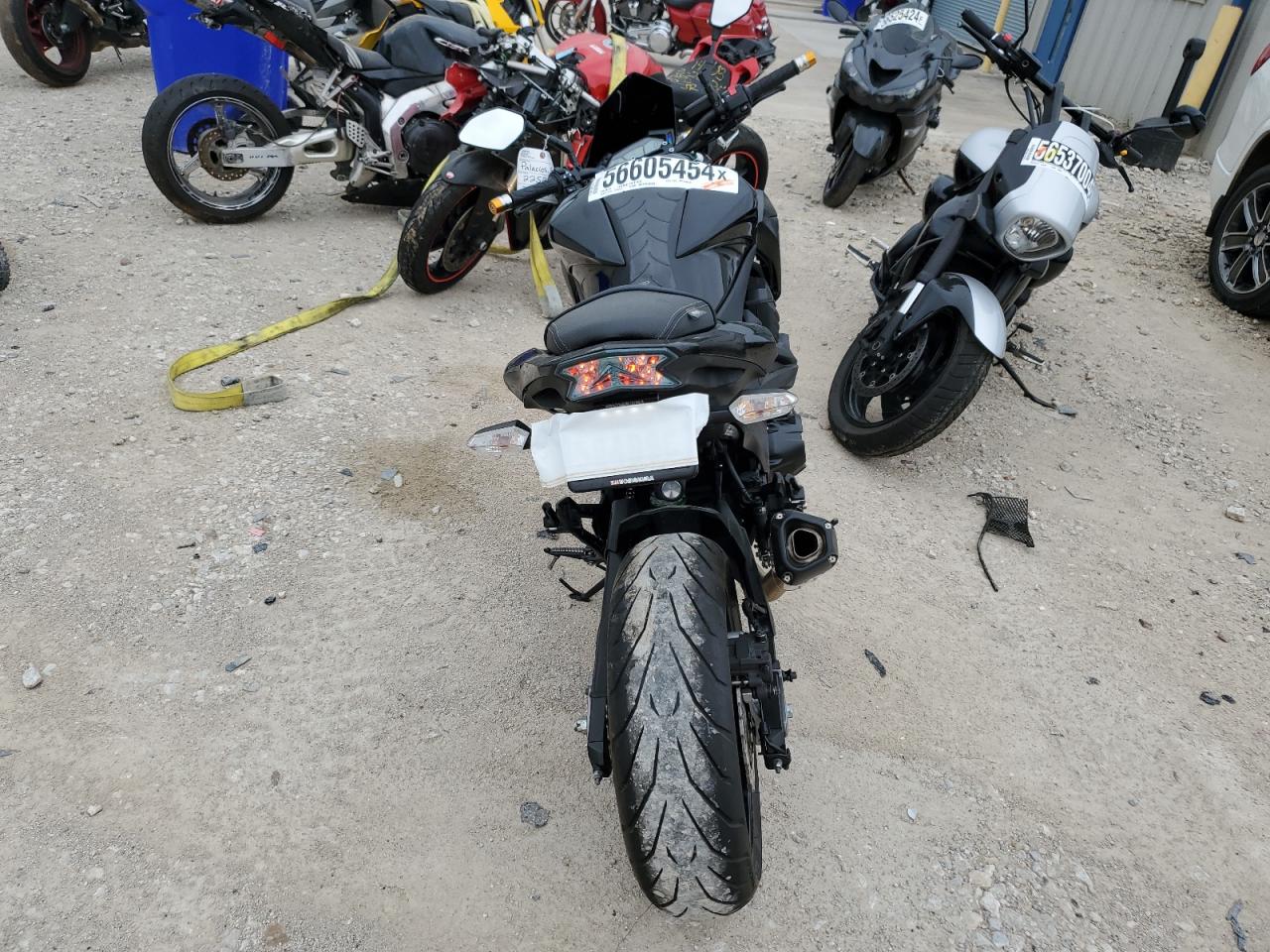 2016 KAWASAKI ZR800 B VIN JKBZRCB18GDA21730 photo 4