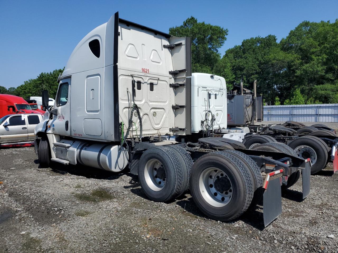 2016 FREIGHTLINER CASCADIA 125 VIN 3AKJGLBG7GSGY6610 photo 3