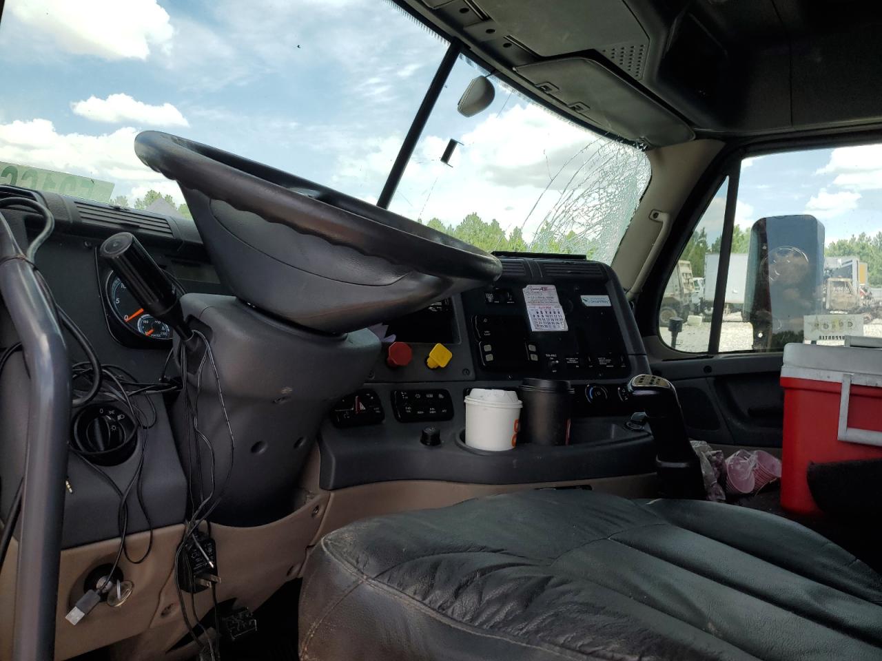 2018 Freightliner Cascadia 125 VIN 1FUJGLDR9JLJK3377 photo 5