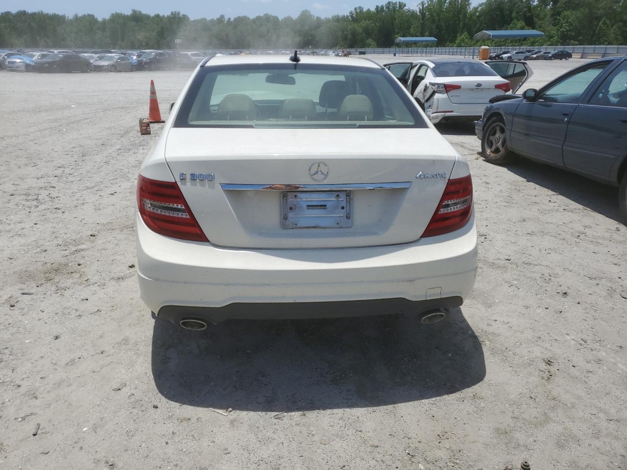 2012 MERCEDES-BENZ C class VIN WDDGF8BB6CR226785 photo 6