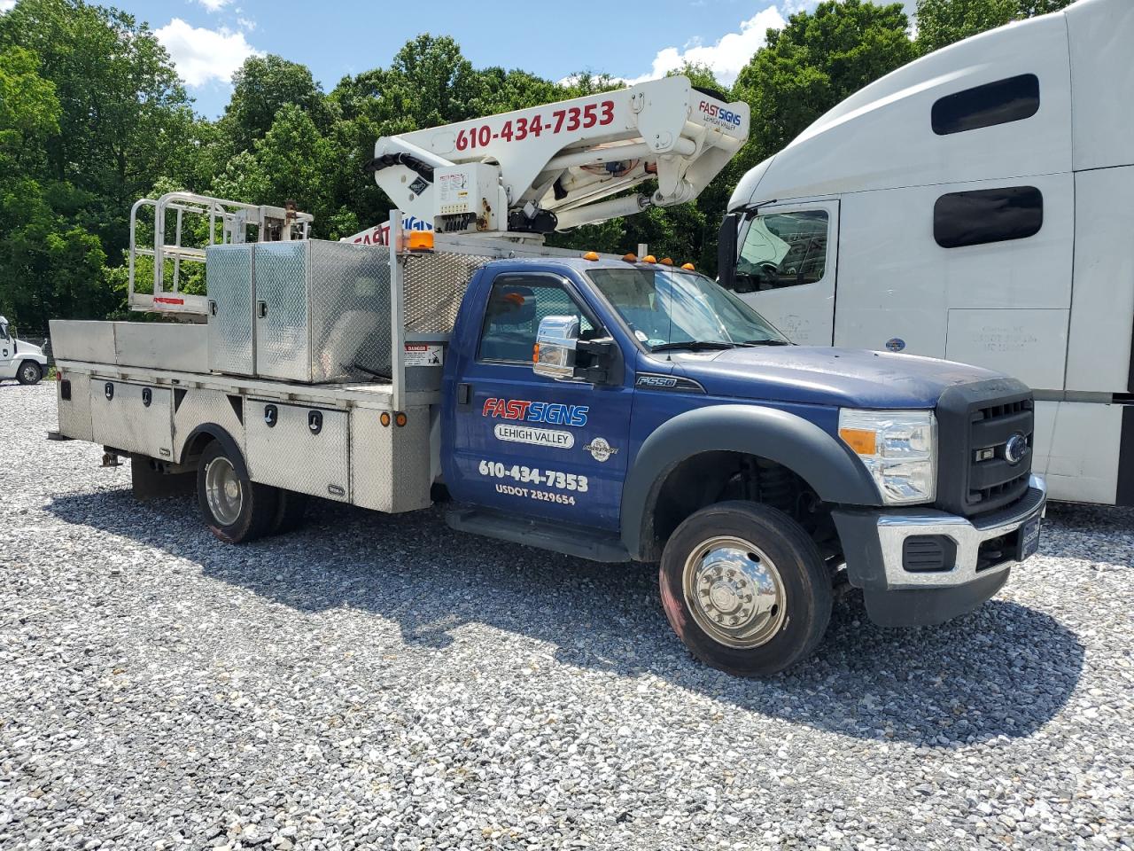 2015 Ford F550 VIN 1FDUF5GT7FEB96555 photo 4