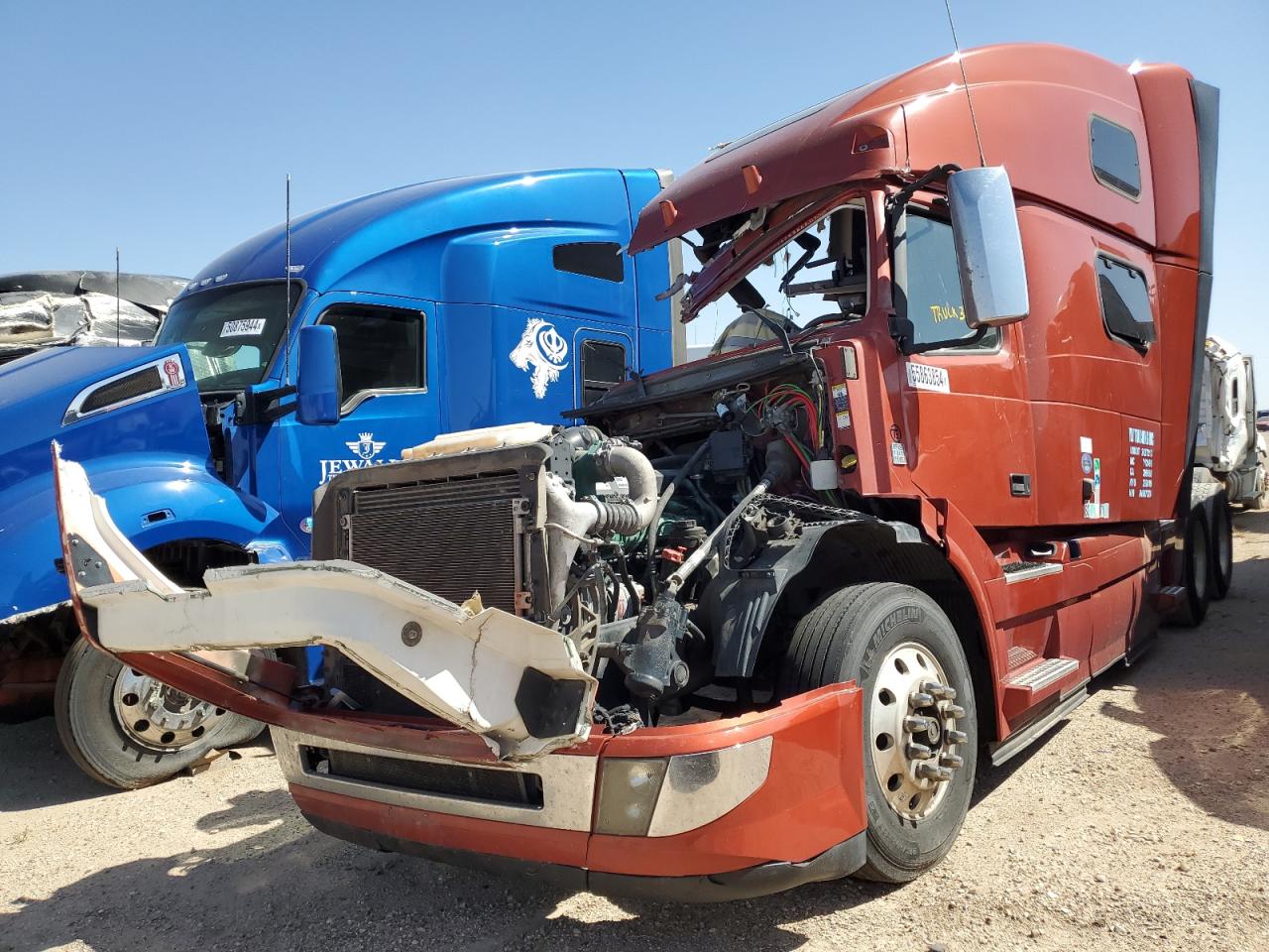 2018 VOLVO Vn VIN 4V4NC9EJ6JN997324 photo 2