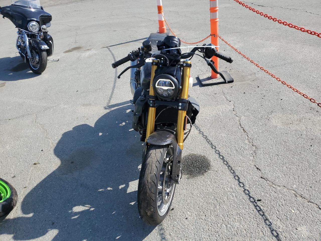 2023 INDIAN MOTORCYCLE CO. FTR R CARBON VIN 56KRZR226P3008736 photo 2