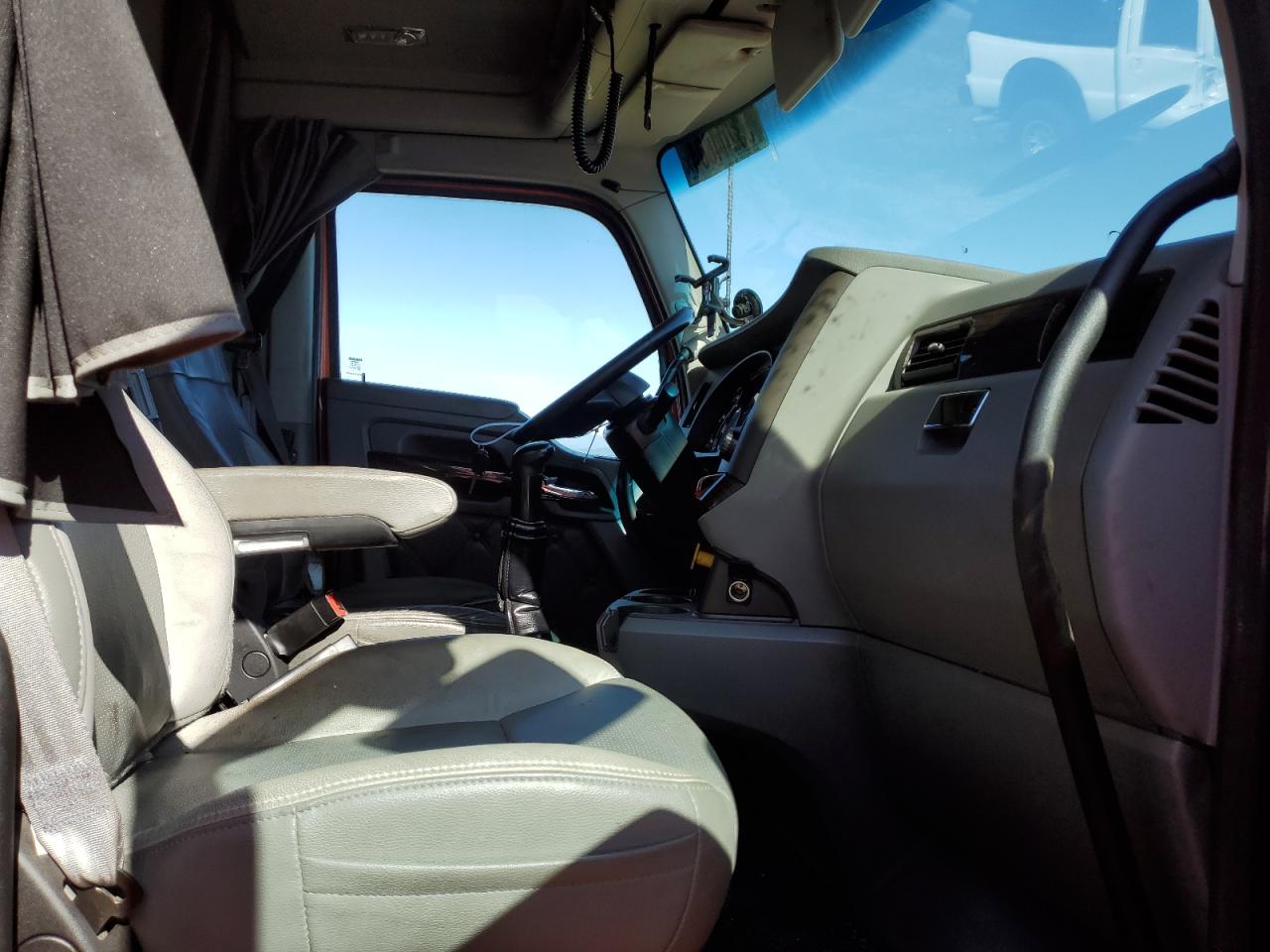 2019 KENWORTH CONSTRUCTION T680 VIN 1XKYD49X4KJ258912 photo 5