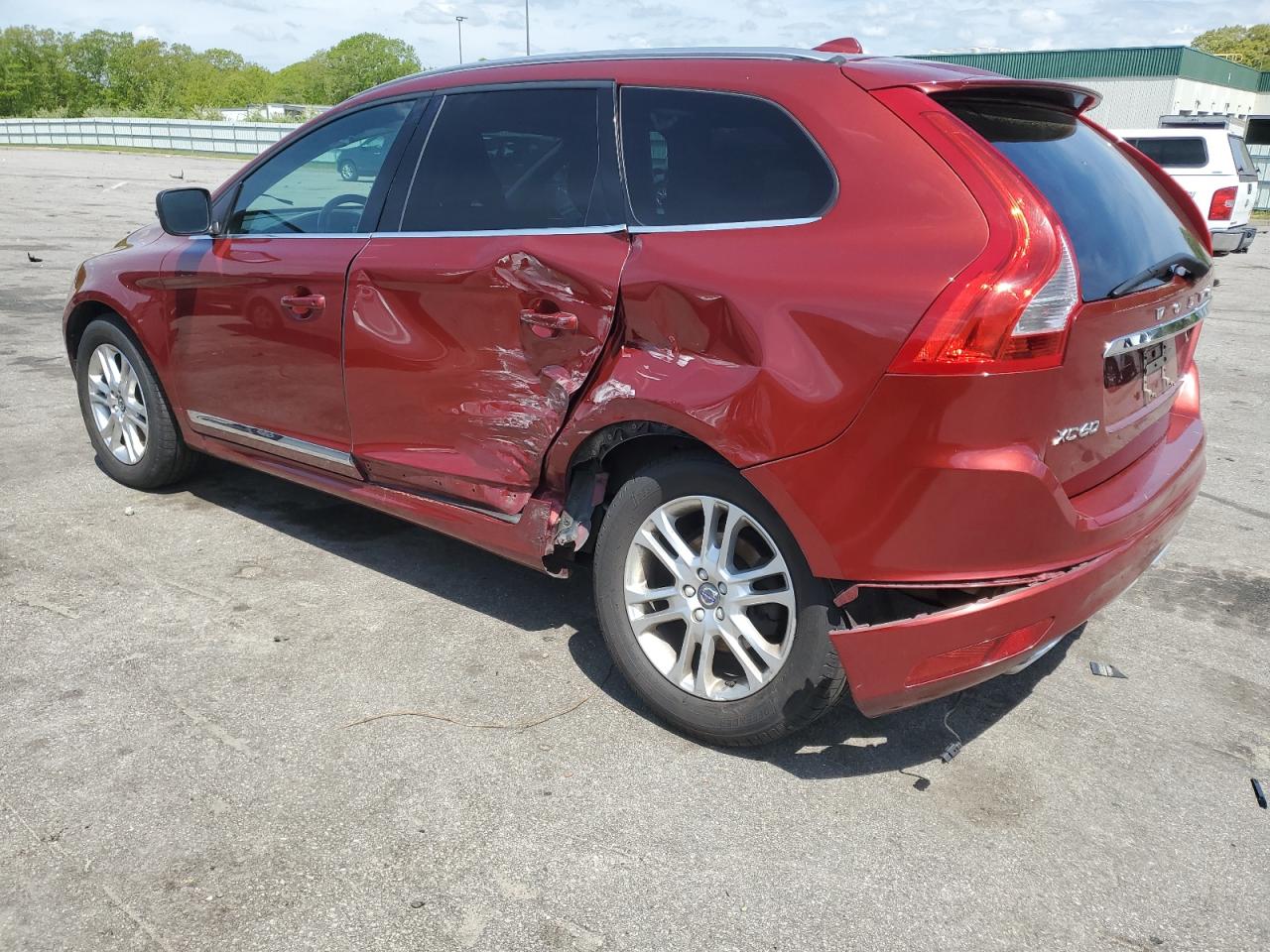 2015 Volvo Xc60 VIN YV4612RK3F2735475 photo 2
