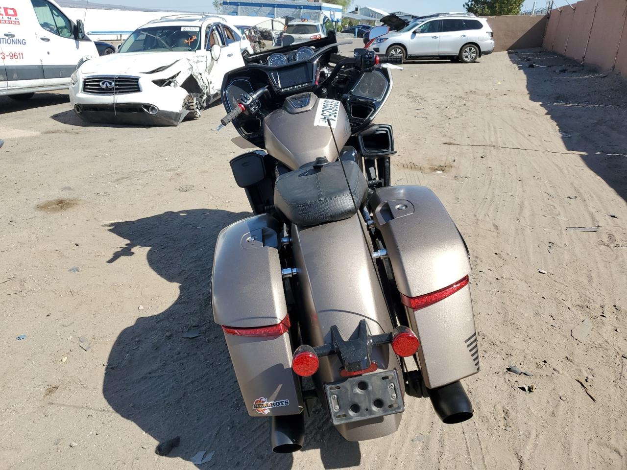 2021 INDIAN MOTORCYCLE CO. CHALLENGER DARK HORSE VIN 56KLCDRR3M3402851 photo 4