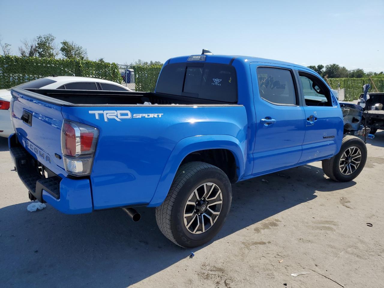 2020 TOYOTA Tacoma VIN 5TFAZ5CN0LX091927 photo 3