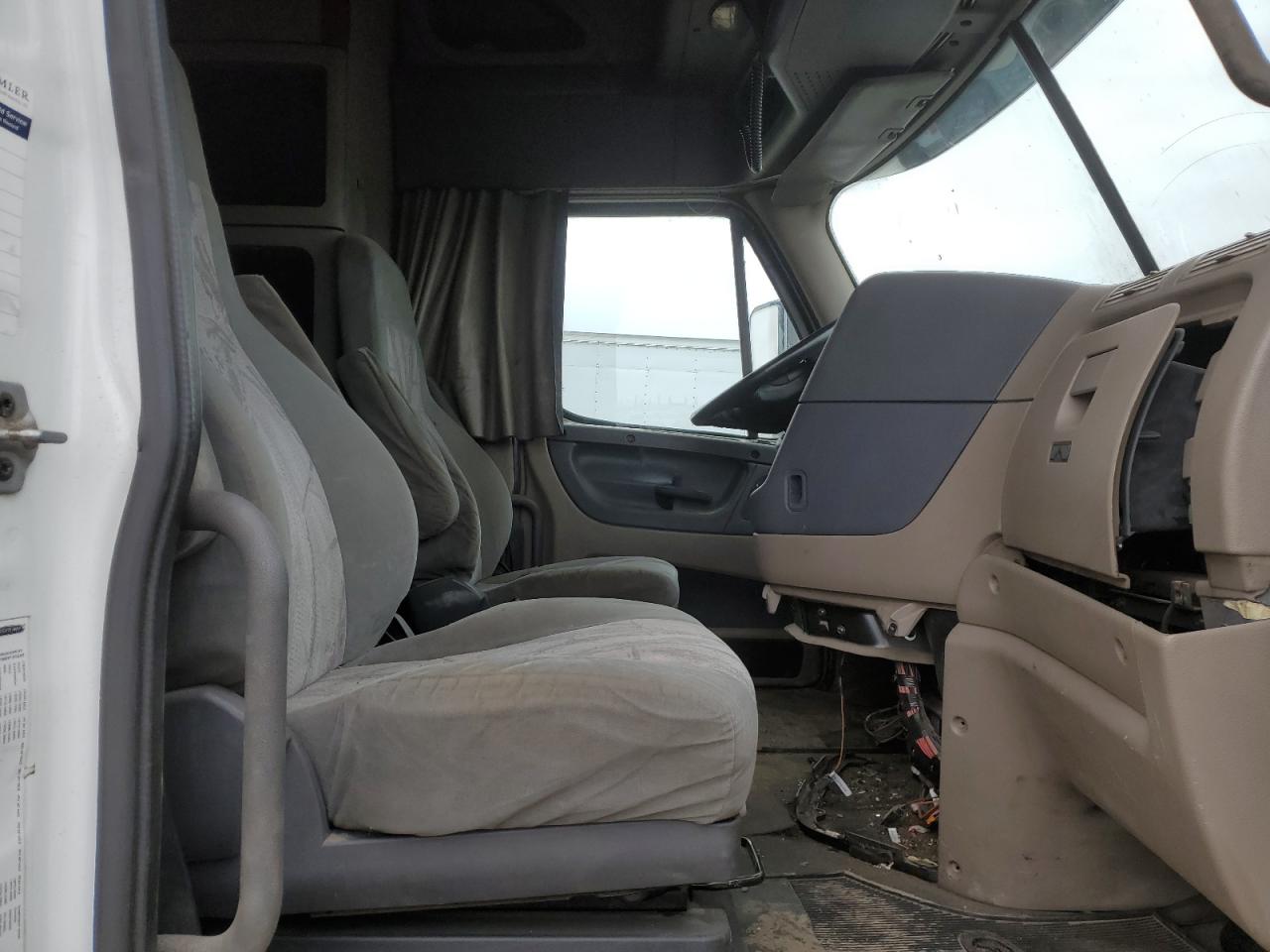 2016 FREIGHTLINER CASCADIA 125 VIN 1FUJGLBG5GLHN5662 photo 5