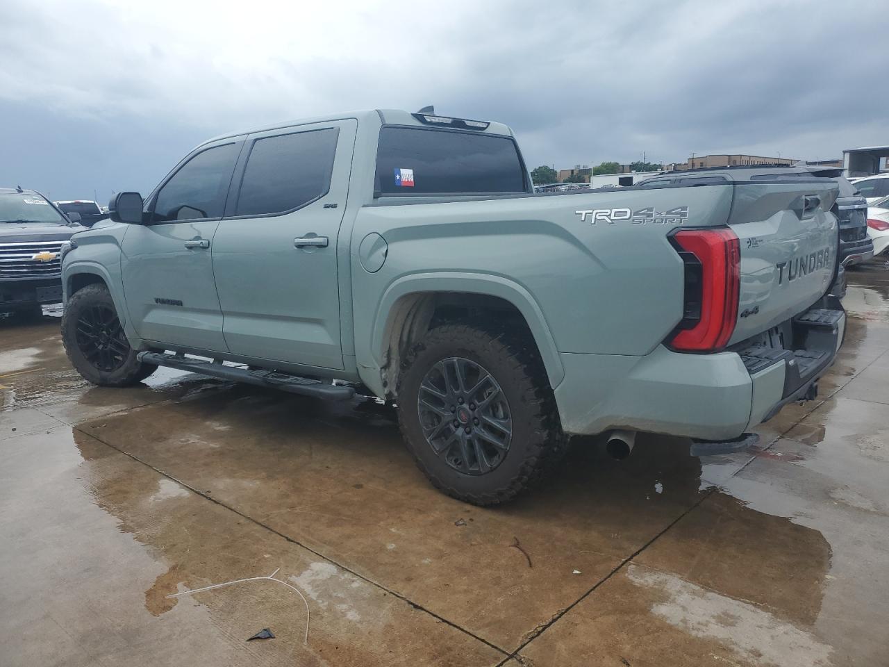2023 Toyota Tundra VIN 5TFLA5DB5PX076818 photo 2