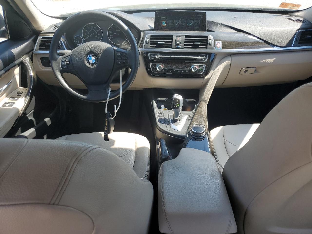 2017 BMW 3 series VIN WBA8E5G39HNU42563 photo 8