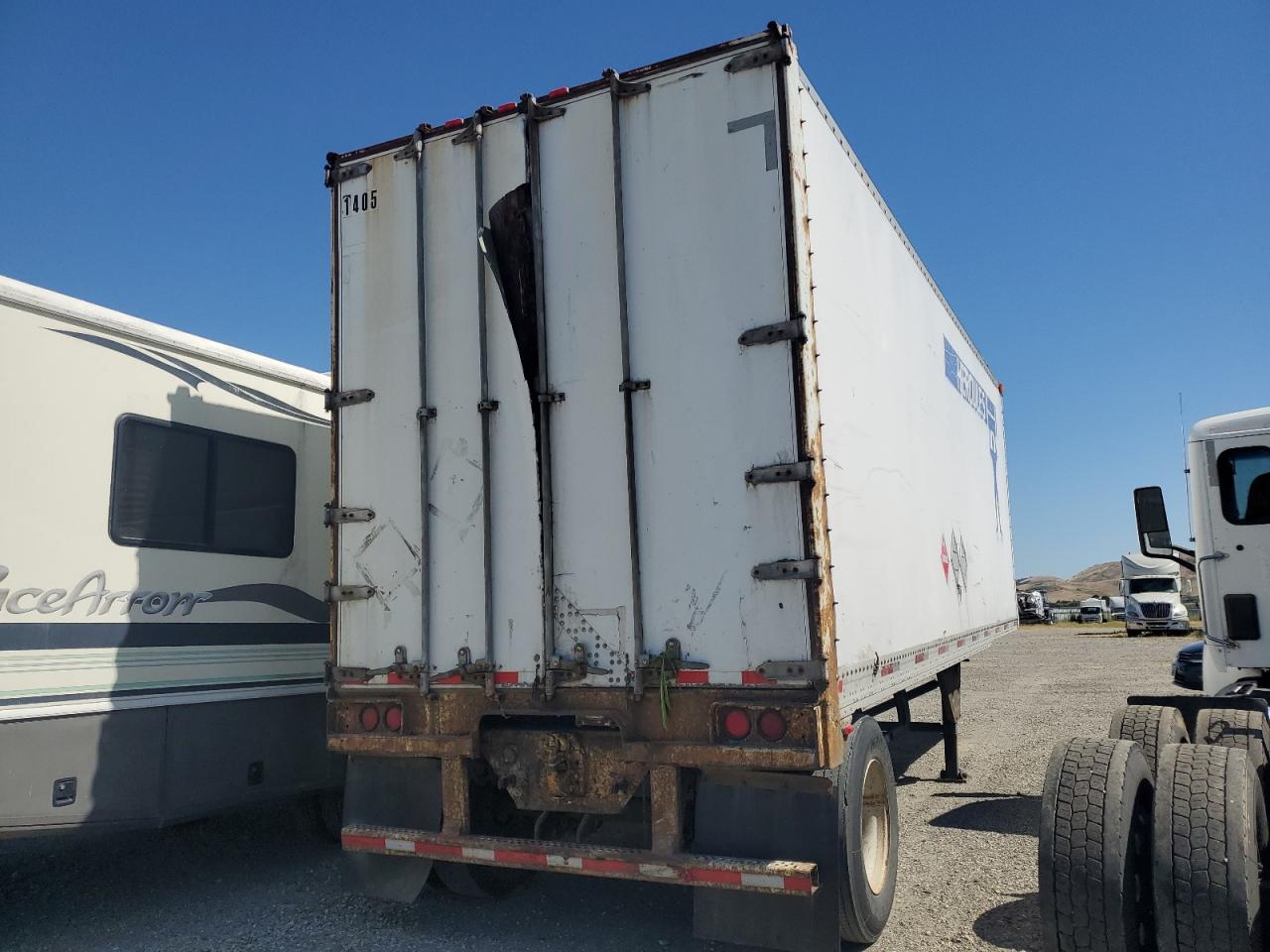 2025 Utility Trailer VIN 1UYVS1292SC710215 photo 4