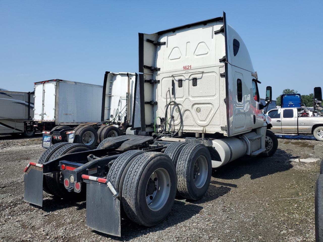 2016 FREIGHTLINER CASCADIA 125 VIN 3AKJGLBG7GSGY6610 photo 4