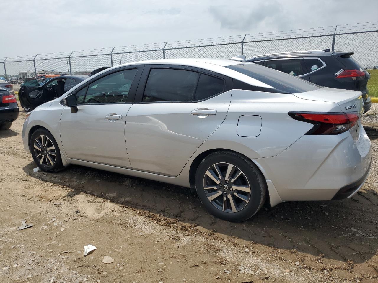 2021 Nissan Versa VIN 3N1CN8EV6ML895149 photo 2