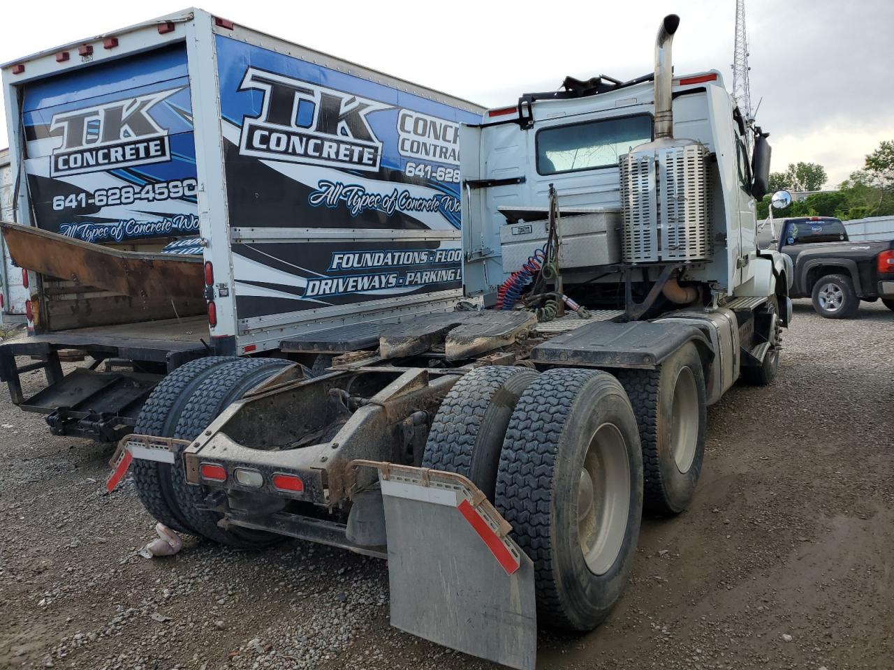 2012 VOLVO Vn VIN 4V4NC9EH9CN548011 photo 4