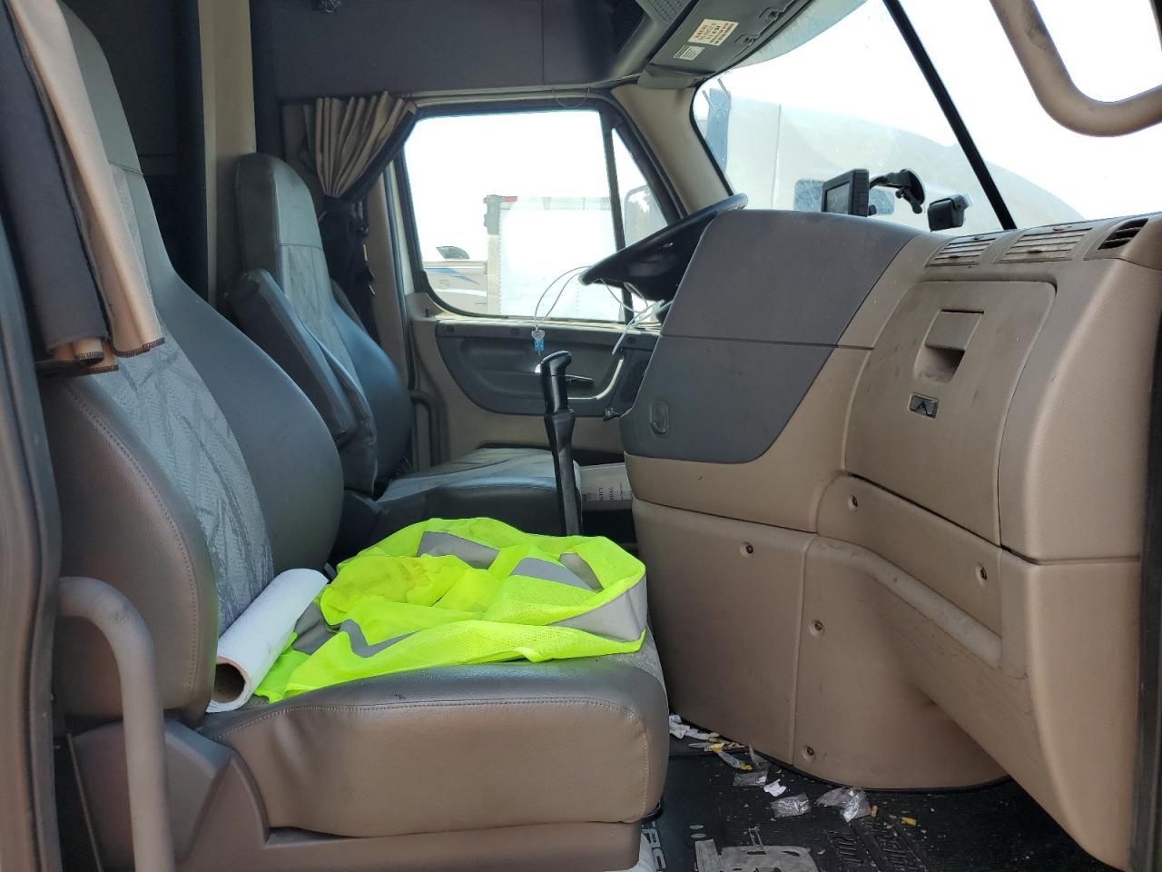2016 FREIGHTLINER CASCADIA 125 VIN 3AKJGLBG7GSGY6610 photo 5