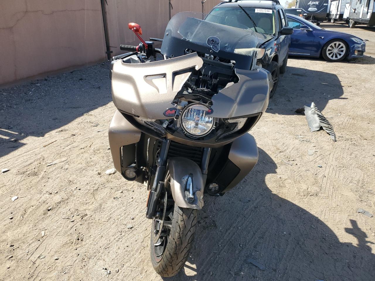 2021 INDIAN MOTORCYCLE CO. CHALLENGER DARK HORSE VIN 56KLCDRR3M3402851 photo 2