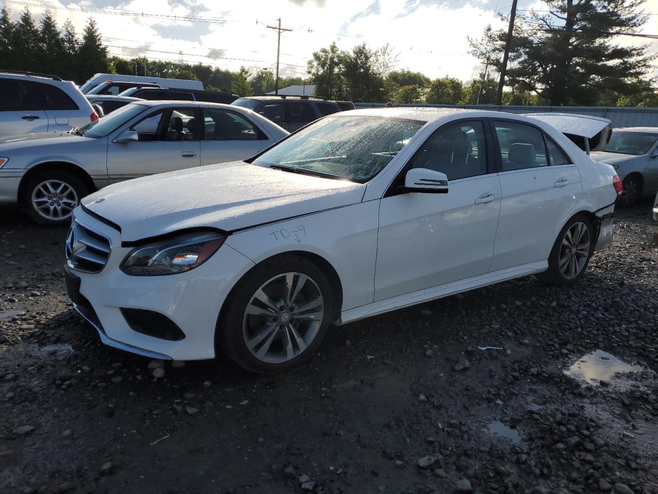 2016 MERCEDES-BENZ E-class VIN WDDHF8JB1GB176429 photo 1