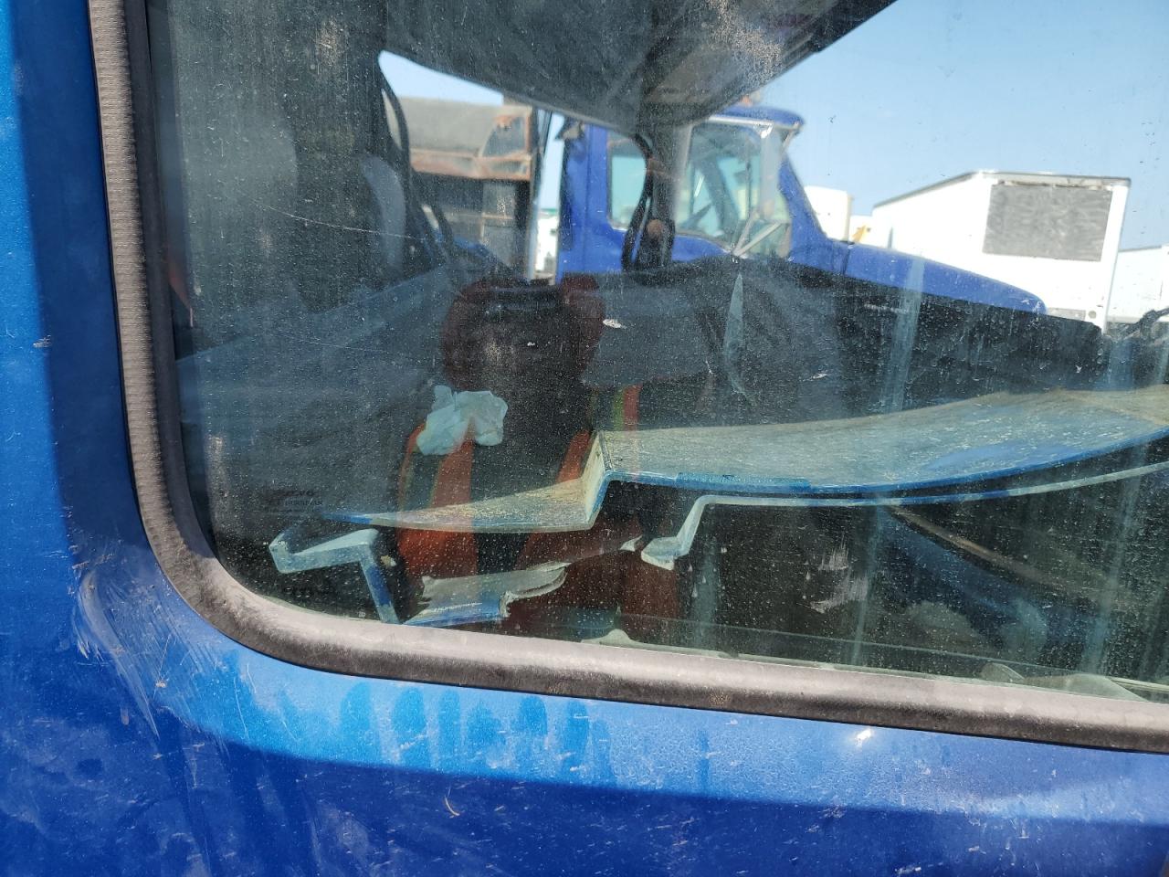 2017 VOLVO Vn vnl VIN 4V4NC9EH7HN976196 photo 5
