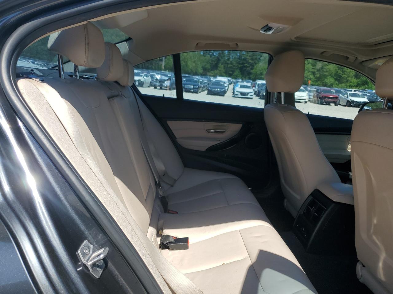 2017 BMW 3 series VIN WBA8E5G39HNU42563 photo 10