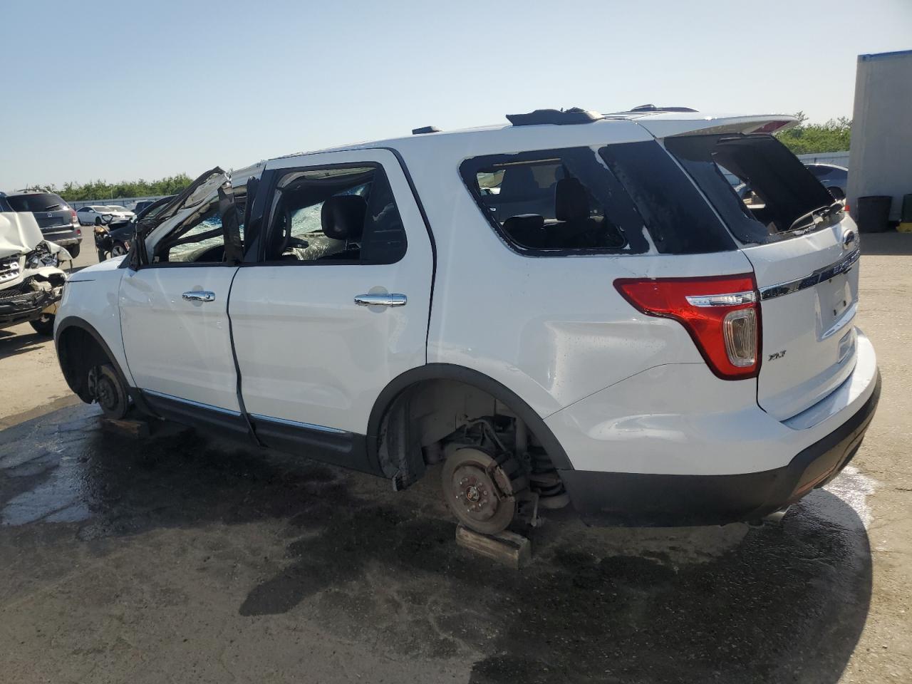 2013 FORD Explorer VIN 1FM5K8D84DGB63502 photo 2