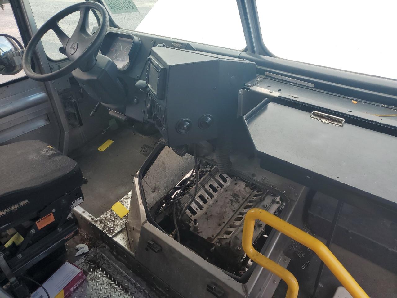 2015 FREIGHTLINER CHASSIS M LINE WALK-IN VAN VIN 4UZAC2DV0FCGP3292 photo 8