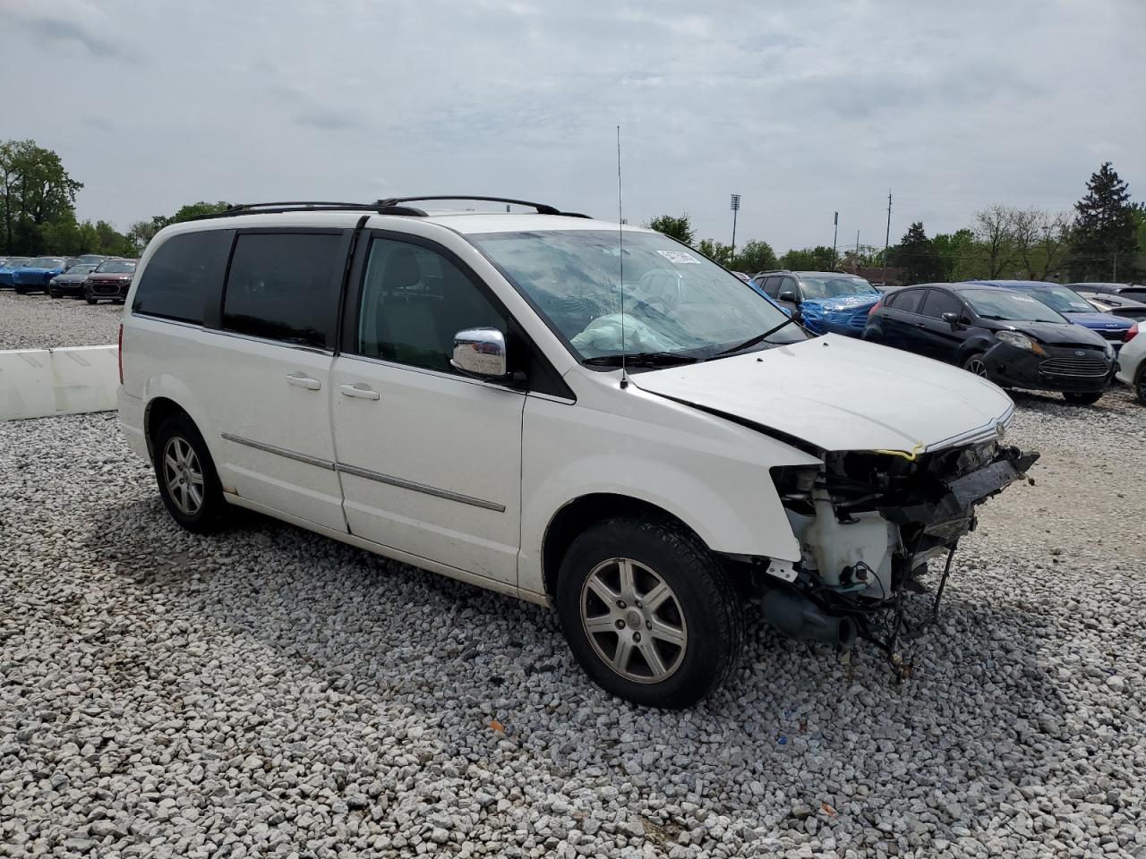2010 Chrysler Minivan VIN 2A4RR8DX4AR366709 photo 4
