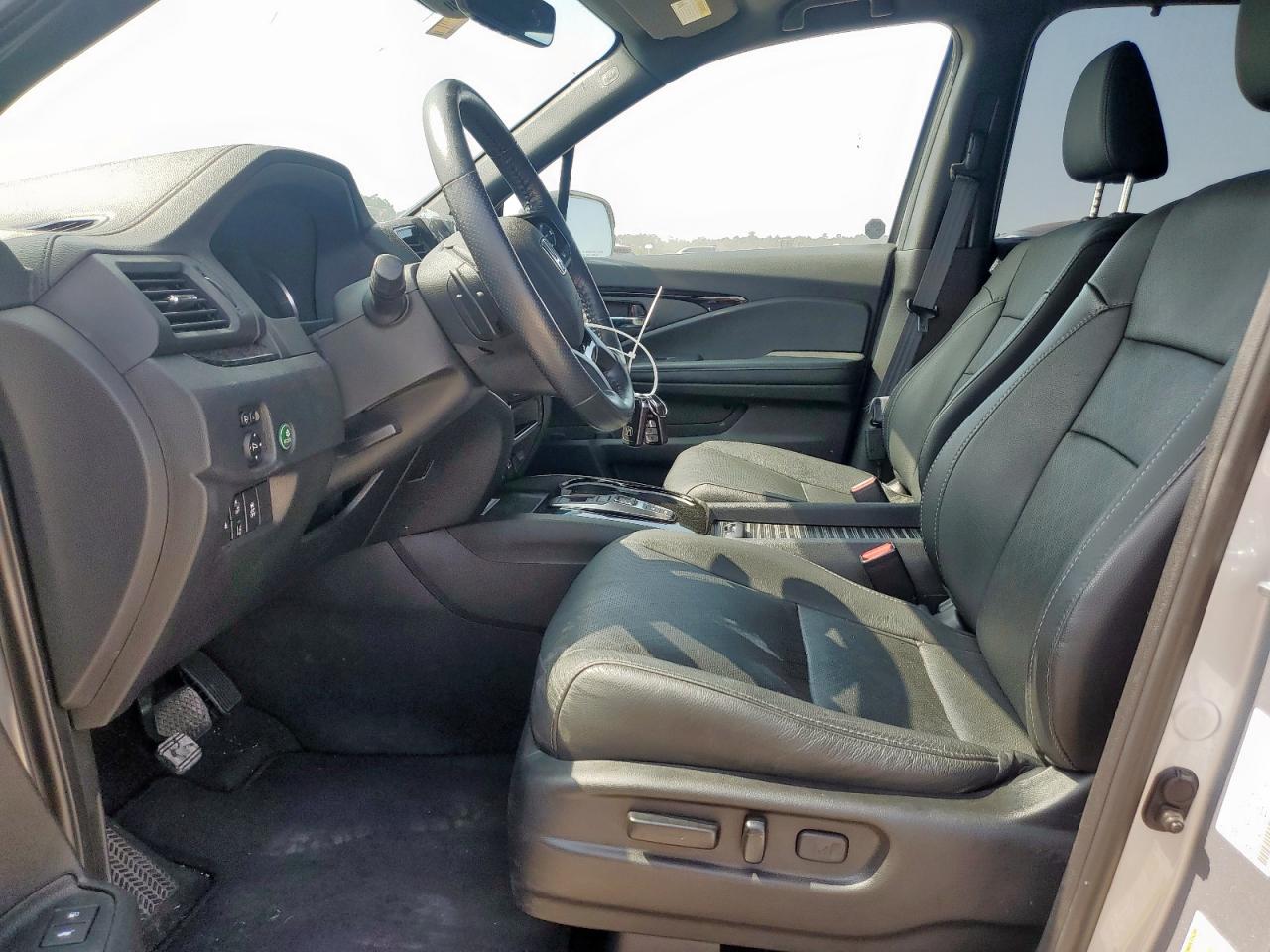 2021 Honda Passport VIN 5FNYF8H03MB017872 photo 7