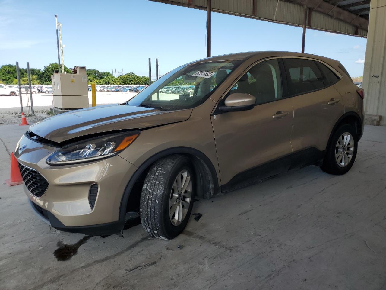 2021 Ford Escape VIN 1FMCU0G63MUB00700 photo 1