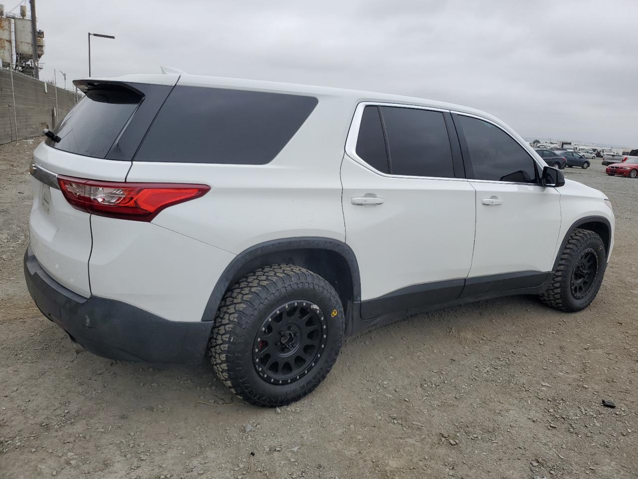 2020 Chev Traverse VIN 1GNERFKW5LJ276213 photo 3