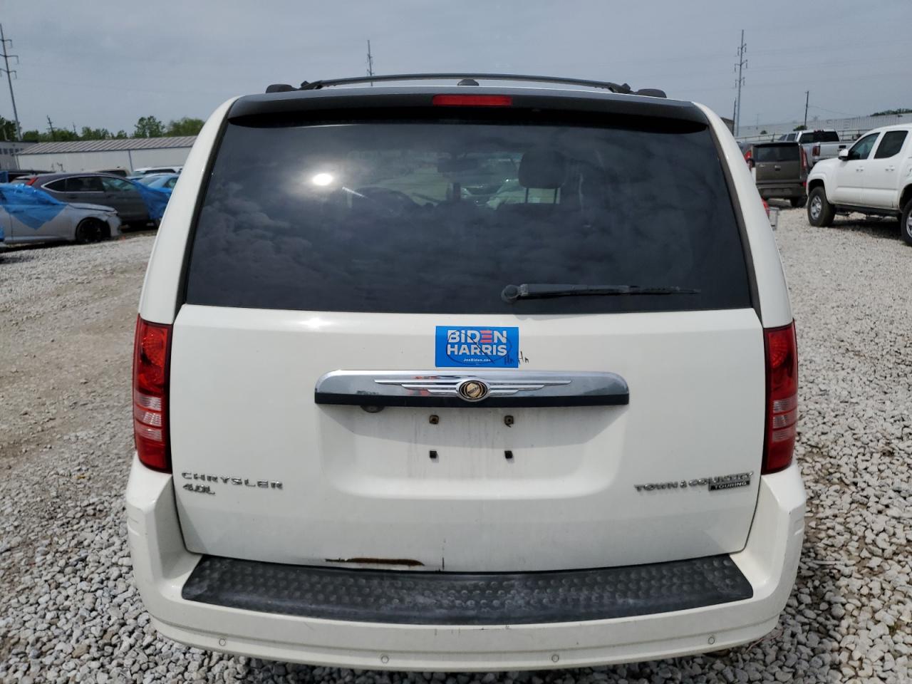 2010 Chrysler Minivan VIN 2A4RR8DX4AR366709 photo 6