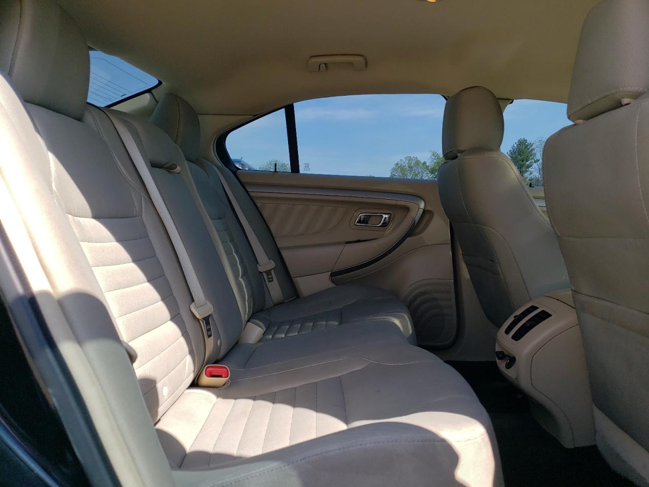2017 Ford Taurus VIN 1FAHP2D88HG109597 photo 10