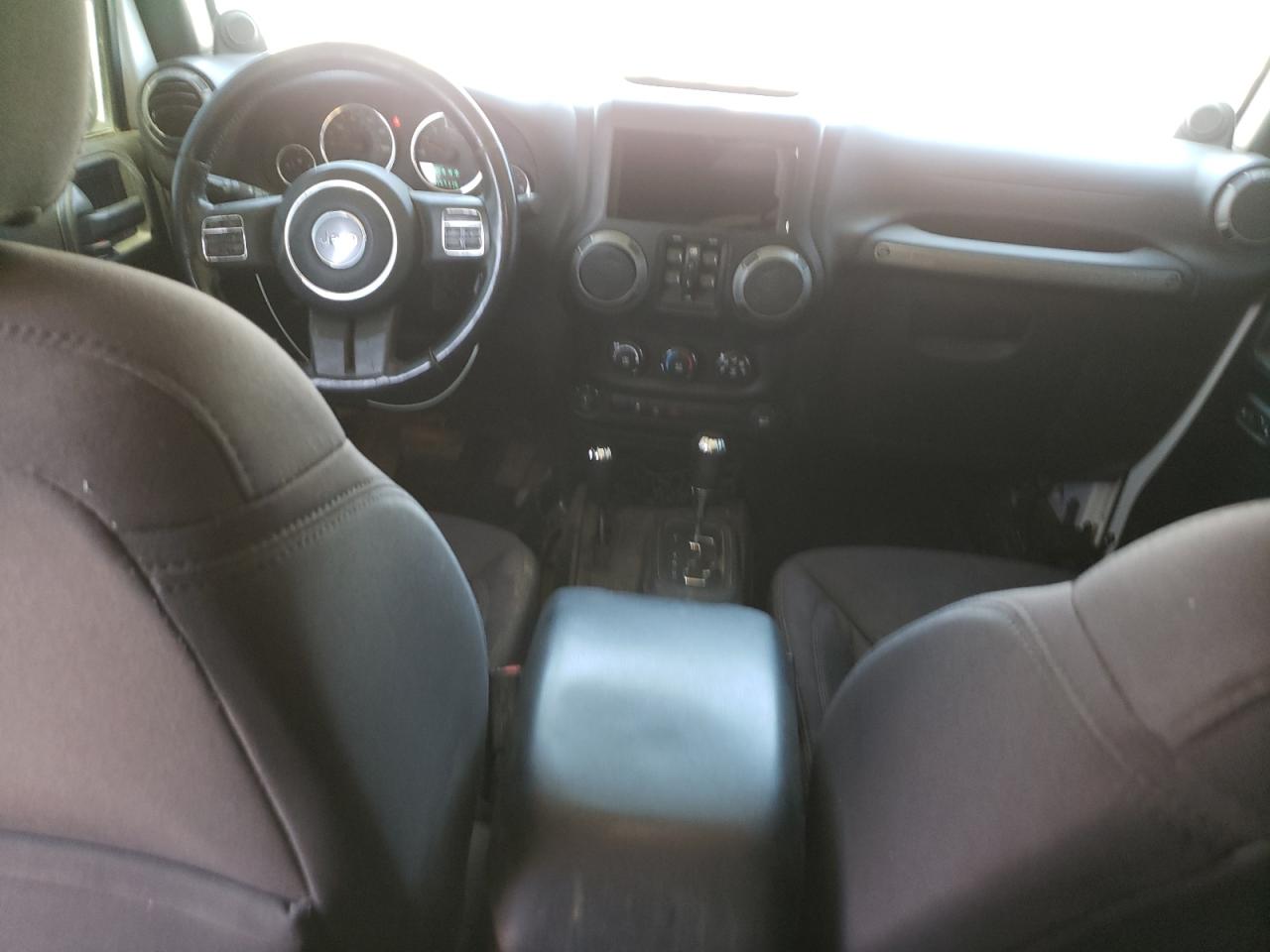 2013 Jeep Wrangler / VIN 1C4BJWDGXDL535003 photo 8