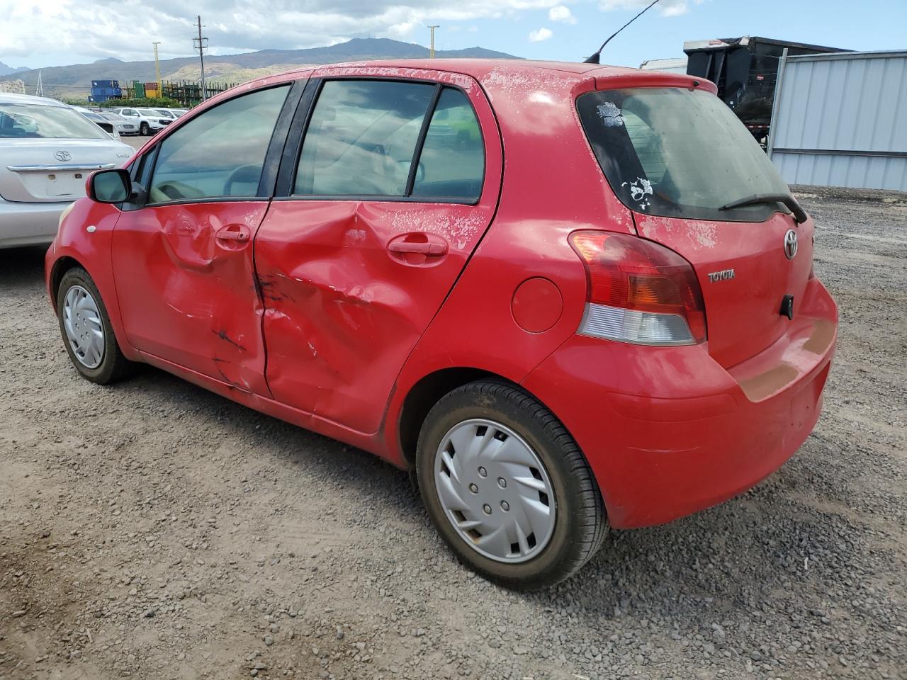 2011 Toyota Yaris VIN JTDKT4K34B5326646 photo 2
