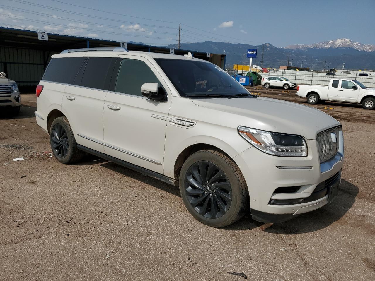 2020 Lincoln Navigator VIN 5LMJJ2LT0LEL04125 photo 4