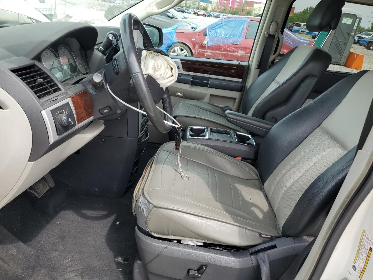 2010 Chrysler Minivan VIN 2A4RR8DX4AR366709 photo 7