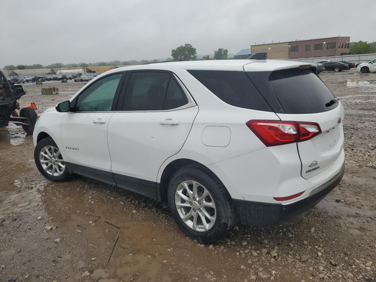 2020 Chev Equinox lt VIN 2GNAXJEVXL6128341 photo 2