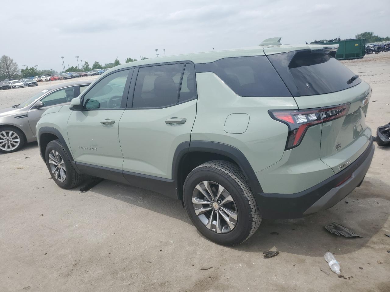 2025 Equinox lt VIN 3GNAXHEG7SL188257 photo 2