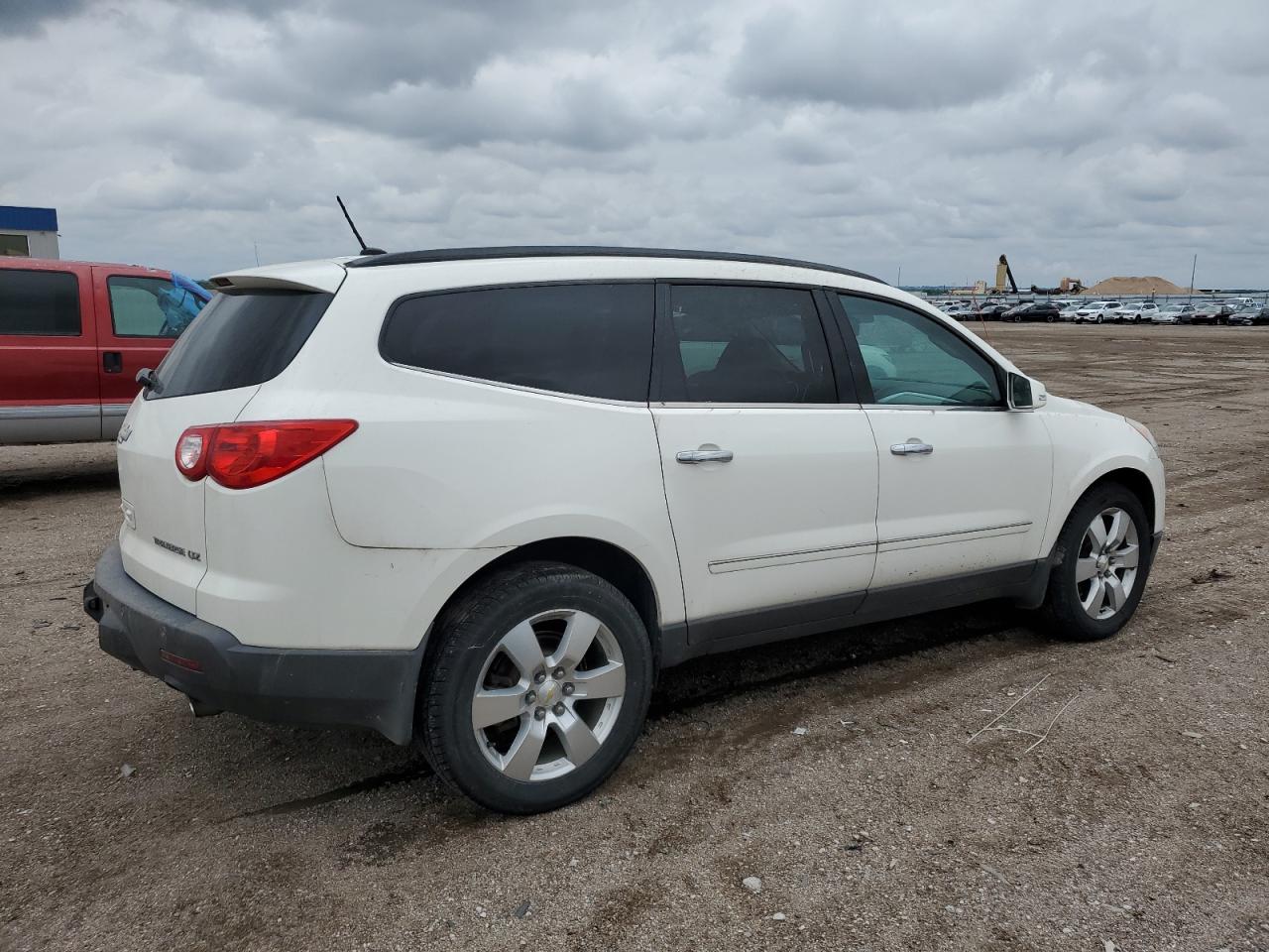 2012 Chevrolet Traverse VIN 1GNKVLED5CJ104688 photo 3