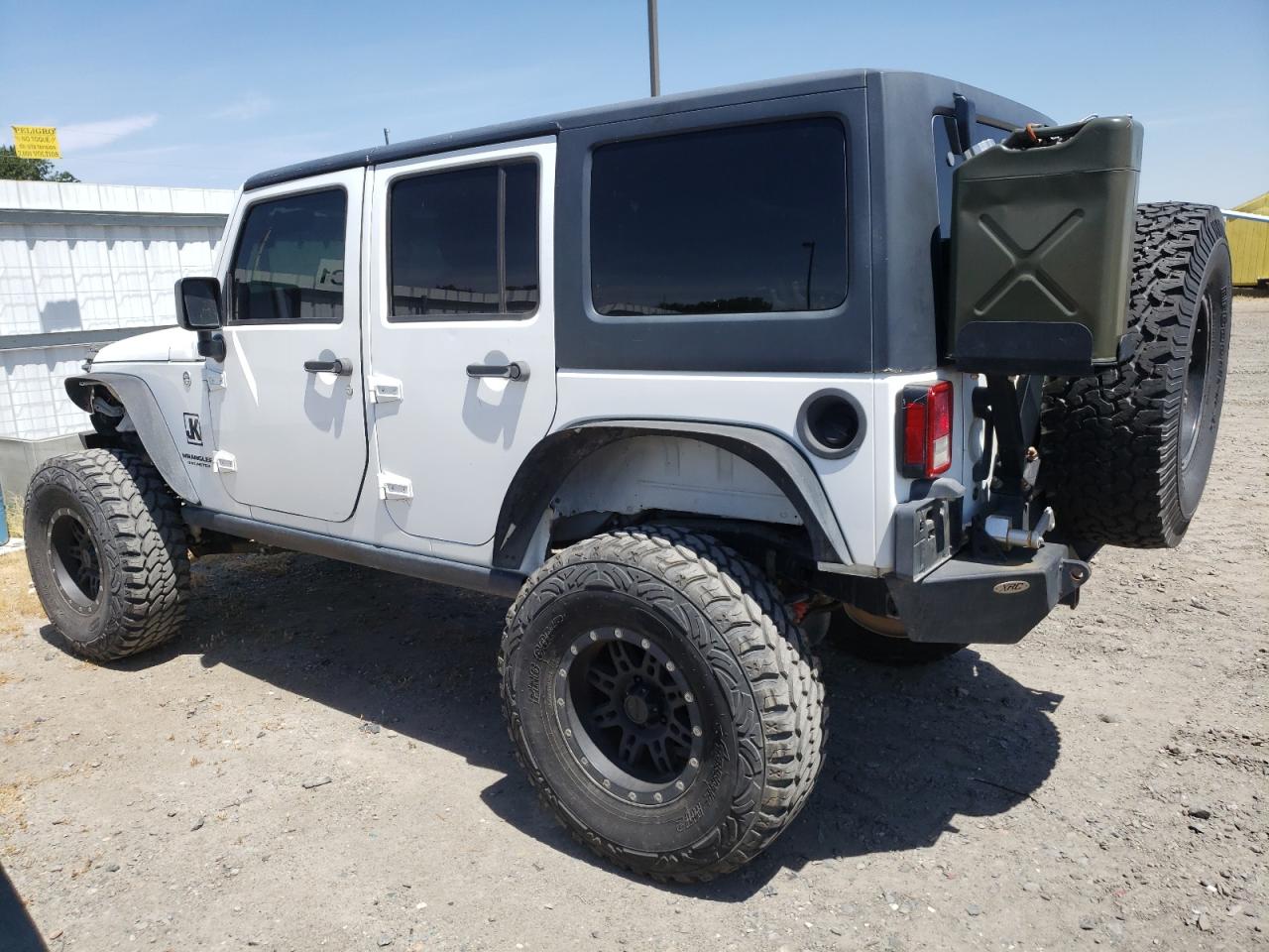 2013 Jeep Wrangler / VIN 1C4BJWDGXDL535003 photo 2